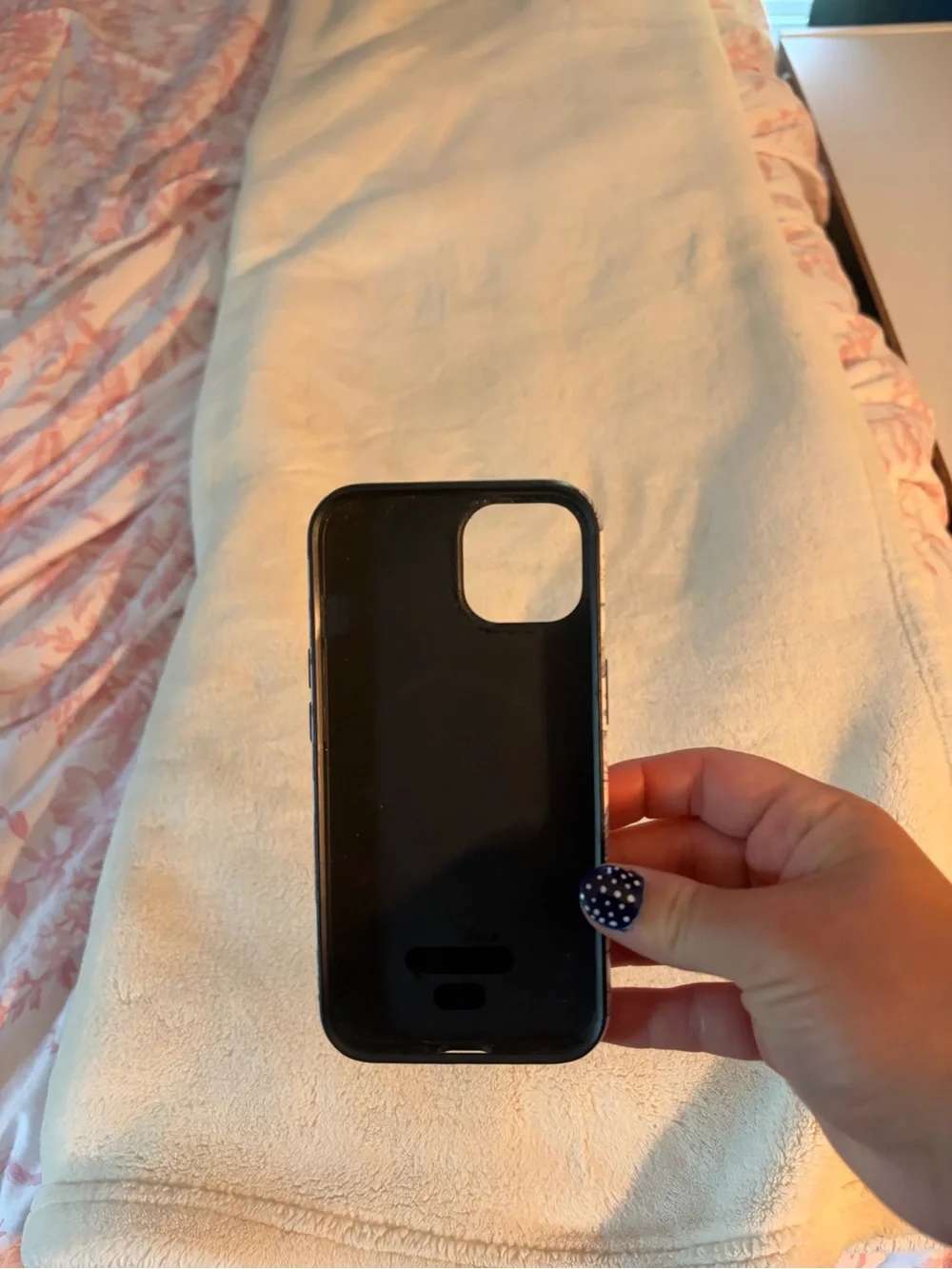 Sea Shell Pattern White & Navy IPhone 13/14 Case